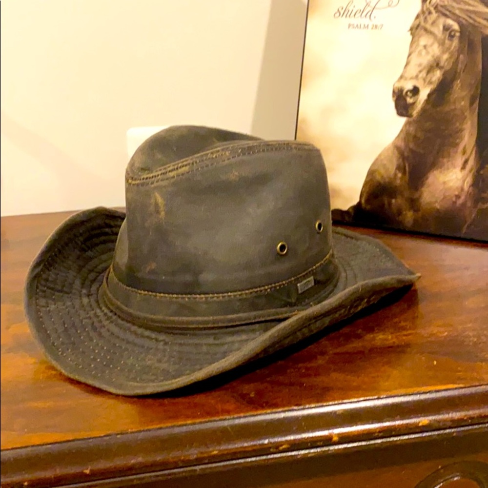 Rugged waxes cotton hat.